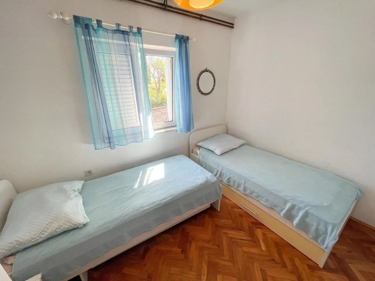 Charmante Ferienwohnung In Jadranovo Mit Grill, Garten Und Terrasse